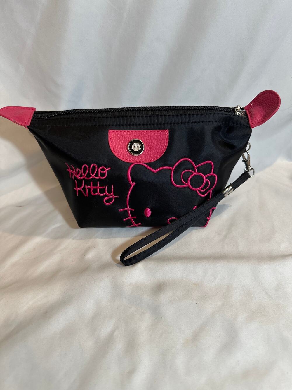 Hello Kitty Sanrio Cosmetic Makeup Bag/Wristlet/Pouch NIB